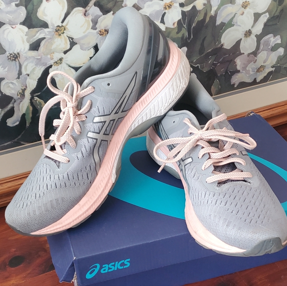 ASICS Women's Light Gray and Pink Athletic Shoes‎